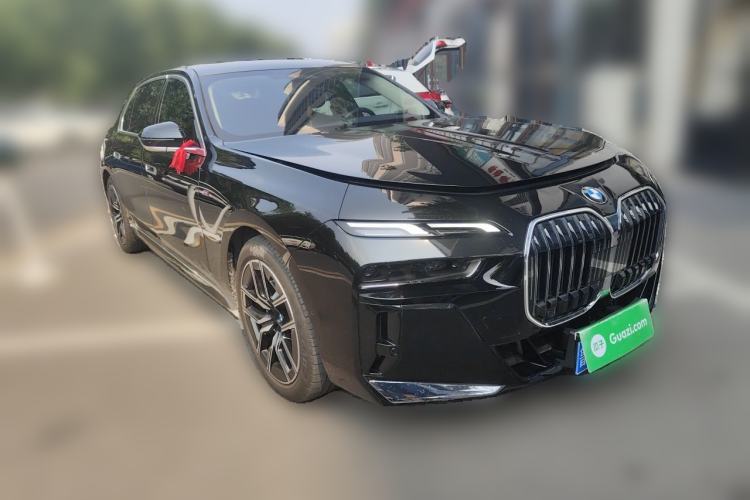 Used BMW 7 Series 2023 735Li M Sport Package Front Right 45 Deg