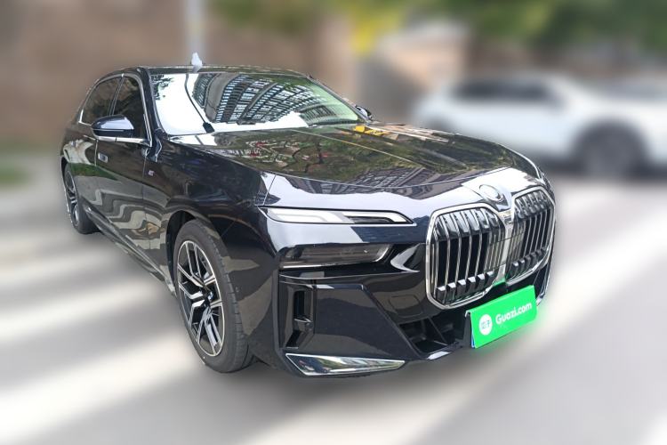 Used BMW 7 Series 2023 735Li M Sport Package Front Right 45 Deg