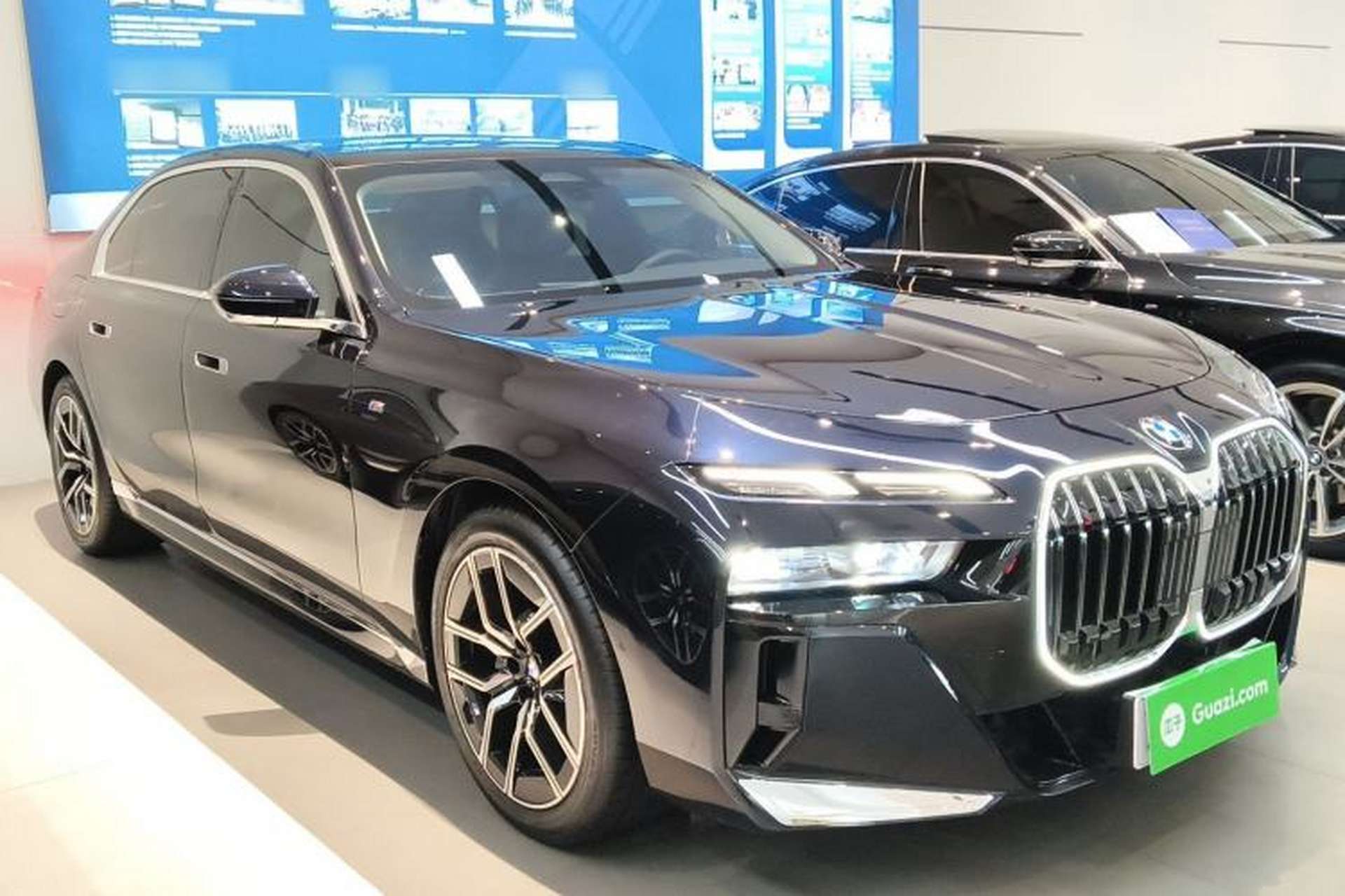 Used BMW 7 Series 2023 735Li M Sport Package Front Right 45 Deg