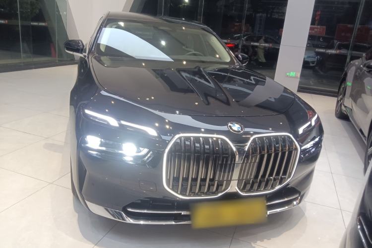 Used BMW 7 Series 2023 735Li Luxury Package Front
