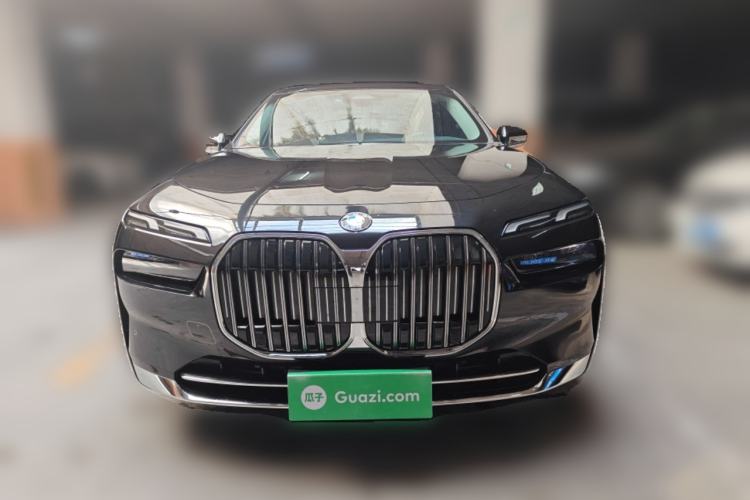 Used BMW 7 Series 2023 735Li Luxury Package Front