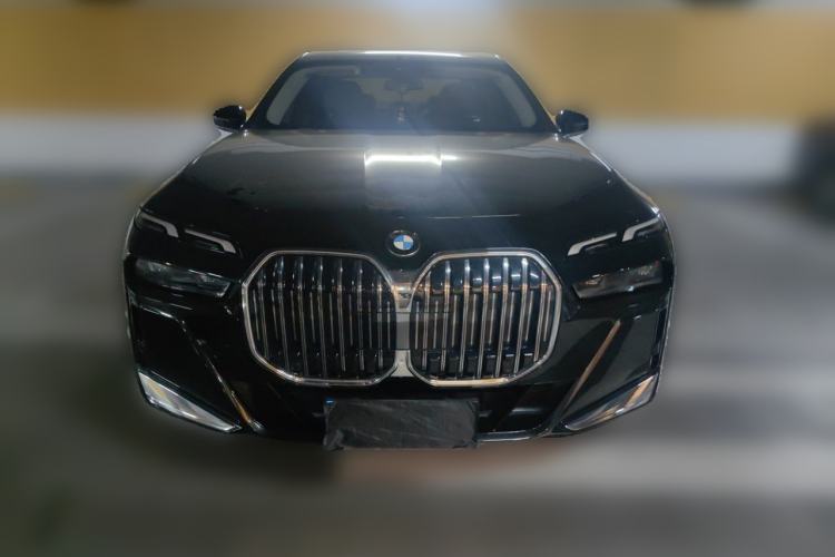 Used BMW 7 Series 2023 735Li M Sport Package Front