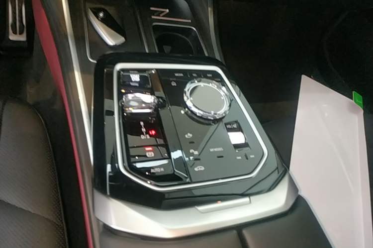 Used BMW 7 Series 2023 735Li M Sport Package Gear Lever
