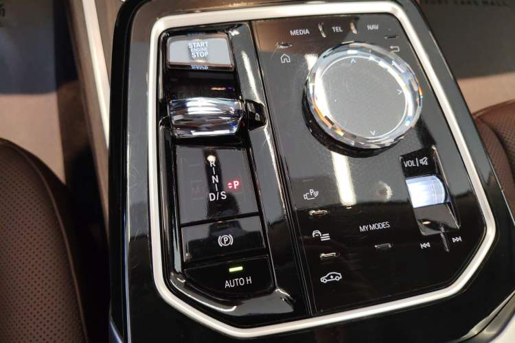 Used BMW 7 Series 2023 735Li M Sport Package Gear Lever