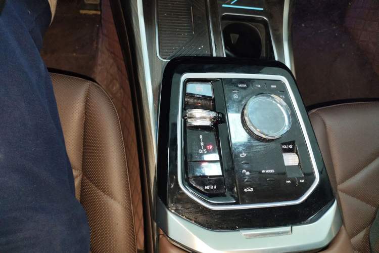 Used BMW 7 Series 2023 735Li M Sport Package Gear Lever