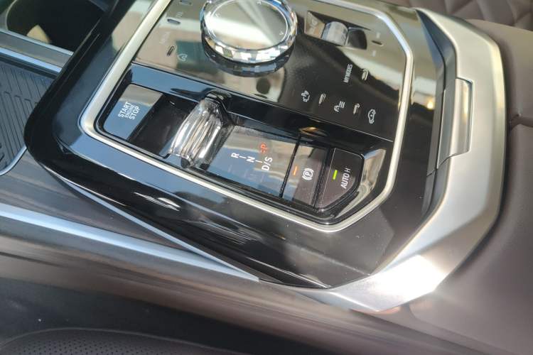 Used BMW 7 Series 2023 735Li M Sport Package Gear Lever