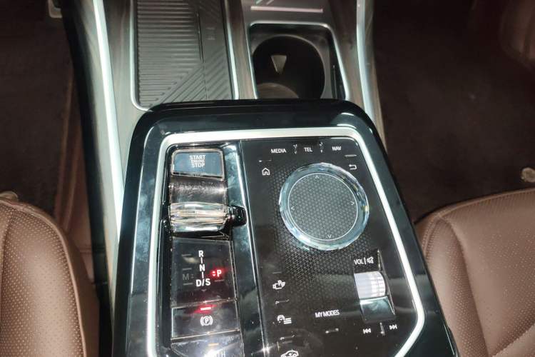 Used BMW 7 Series 2023 735Li M Sport Package Gear Lever