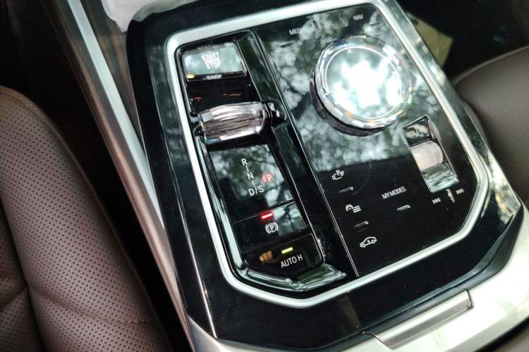 Used BMW 7 Series 2023 735Li M Sport Package Gear Lever