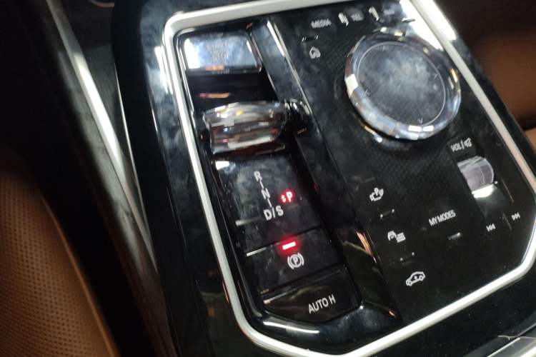 Used BMW 7 Series 2023 Restyled 740Li Luxury Edition M Sport Package Gear Lever