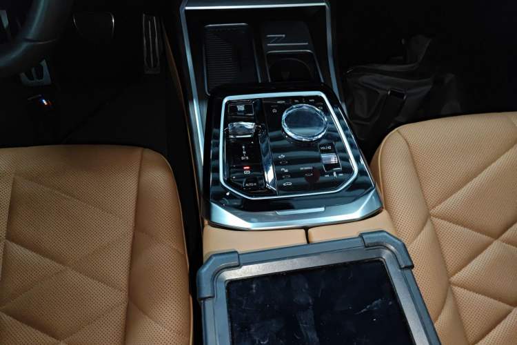 Used BMW 7 Series 2023 735Li M Sport Package Gear Lever