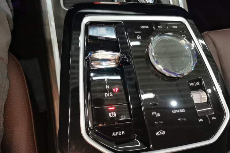 Used BMW 7 Series 2023 735Li M Sport Package Gear Lever