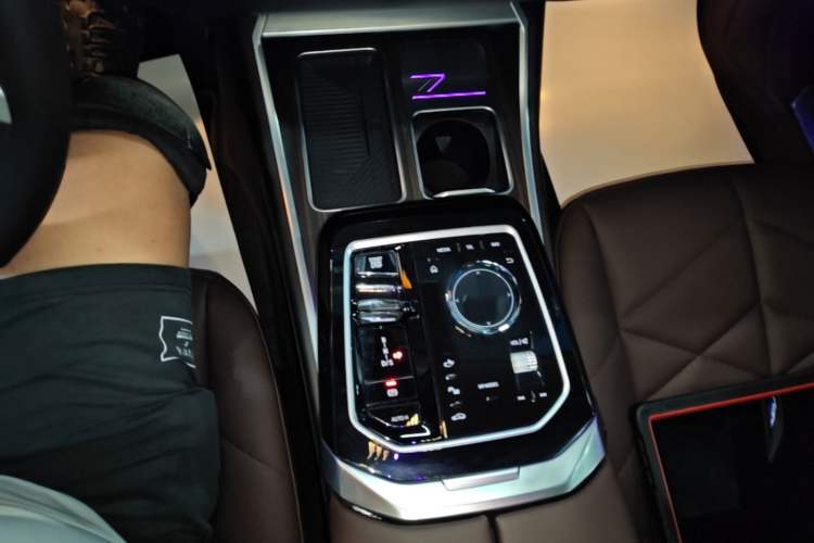 Used BMW 7 Series 2023 735Li Luxury Package Gear Lever