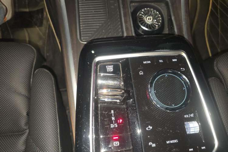 Used BMW 7 Series 2023 740Li Leading Model M Sport Package Gear Lever