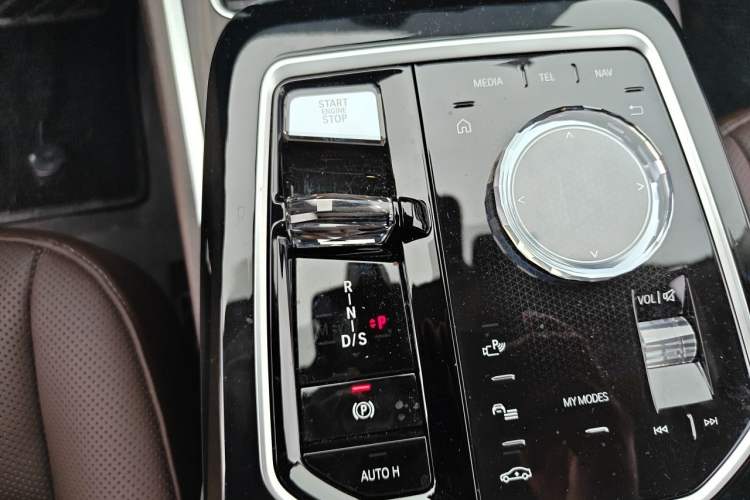Used BMW 7 Series 2023 735Li M Sport Package Gear Lever