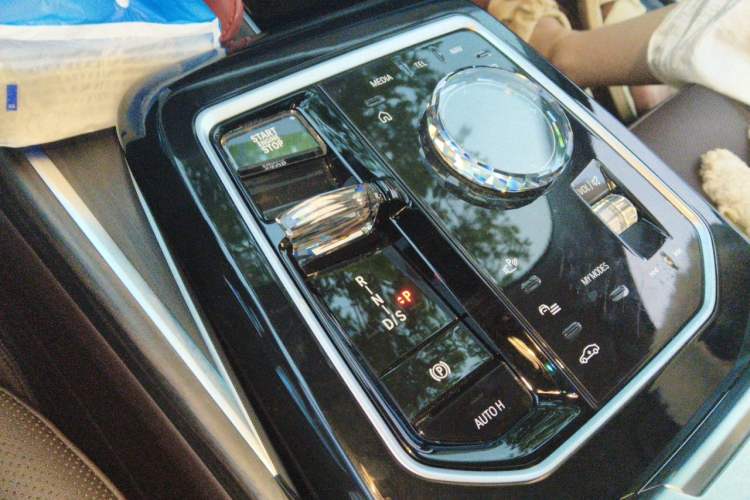 Used BMW 7 Series 2023 735Li M Sport Package Gear Lever