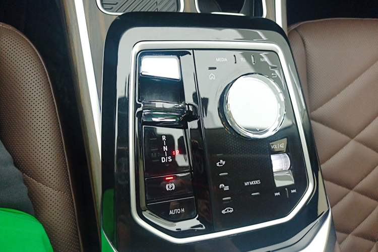 Used BMW 7 Series 2023 735Li M Sport Package Gear Lever