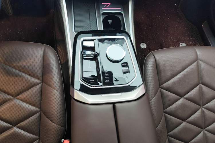 Used BMW 7 Series 2023 735Li Luxury Package Gear Lever