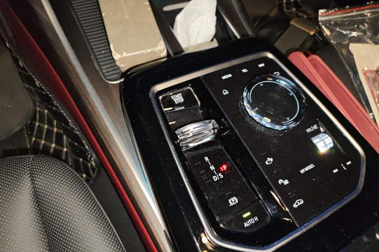 Used BMW 7 Series 2023 735Li M Sport Package Gear Lever