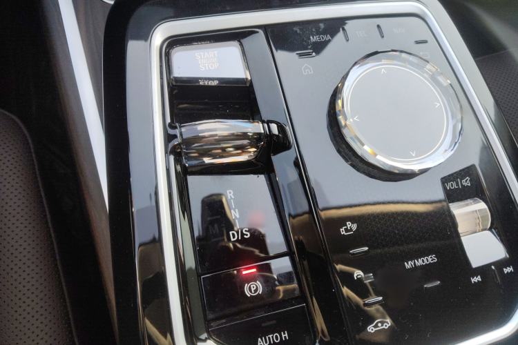 Used BMW 7 Series 2023 740Li Leading Edition Luxury Package Gear Lever