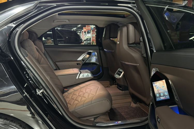 Used BMW 7 Series 2023 735Li M Sport Package Headliner
