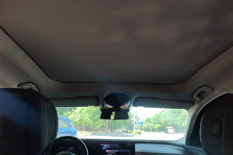 Used BMW 7 Series 2023 735Li Luxury Package Headliner
