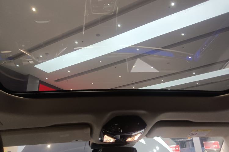Used BMW 7 Series 2023 735Li Luxury Package Headliner