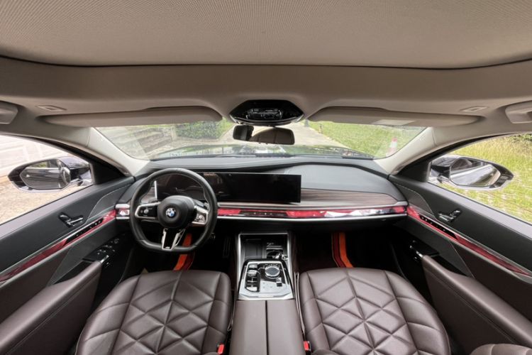 Used BMW 7 Series 2023 735Li M Sport Package Interior 1