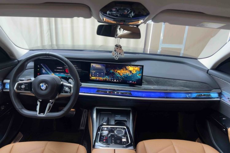 Used BMW 7 Series 2023 735Li M Sport Package Interior 1