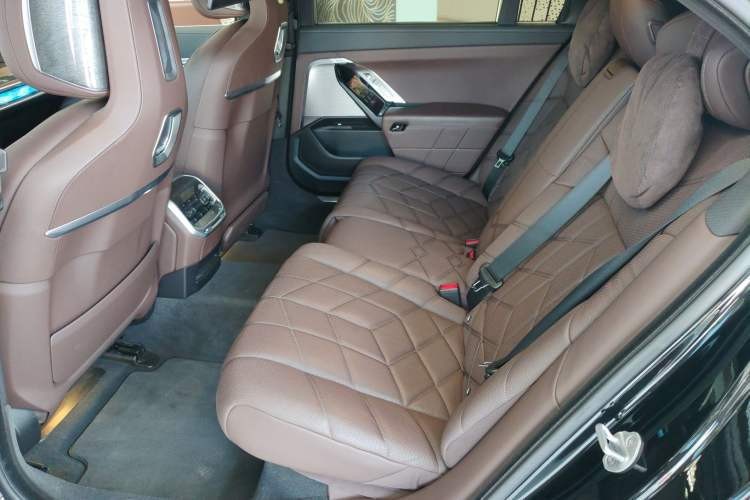 Used BMW 7 Series 2023 740Li Luxury Edition with Premium Package Interior 1