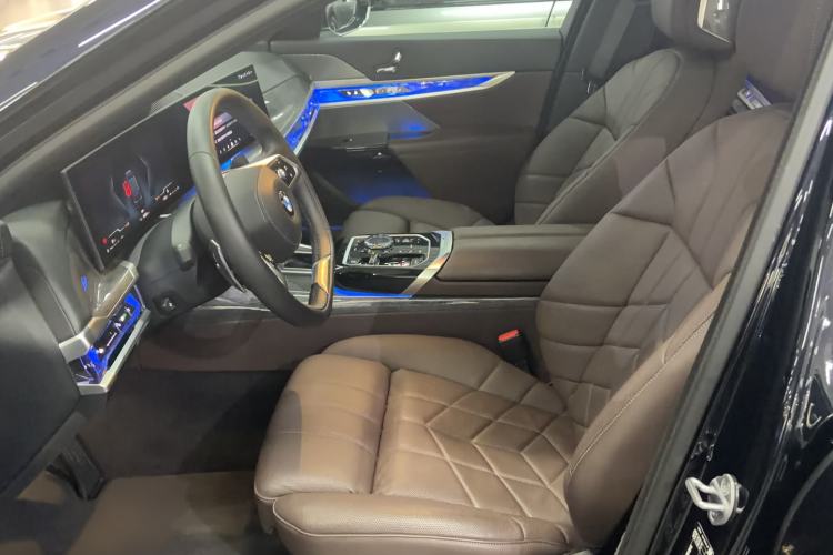 Used BMW 7 Series 2023 740Li Luxury Edition with Premium Package Interior 1