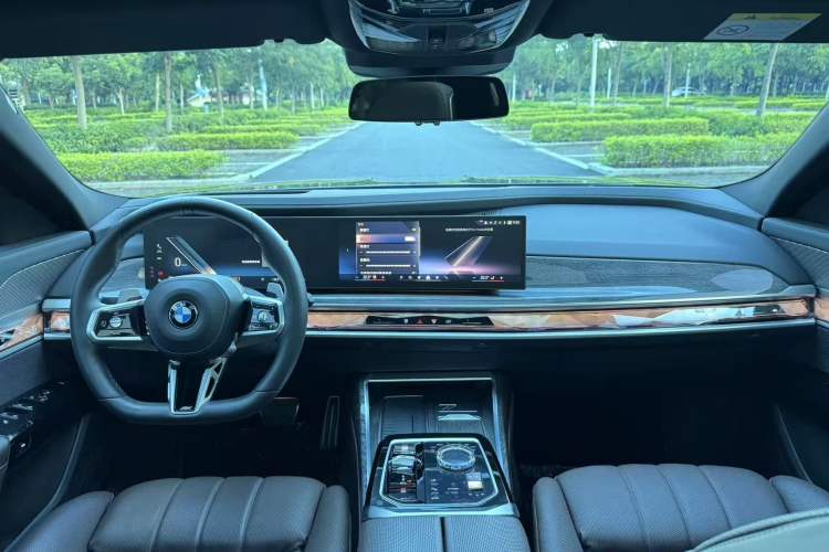 Used BMW 7 Series 2023 740Li Luxury Edition M Sport Package Interior 1