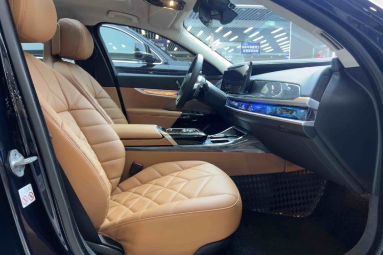 Used BMW 7 Series 2023 735Li M Sport Package Interior 10