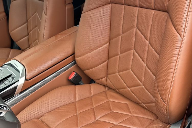 Used BMW 7 Series 2023 Restyled 740Li Luxury Edition M Sport Package Interior 10