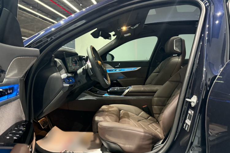 Used BMW 7 Series 2023 740Li Luxury Edition M Sport Package Interior 10