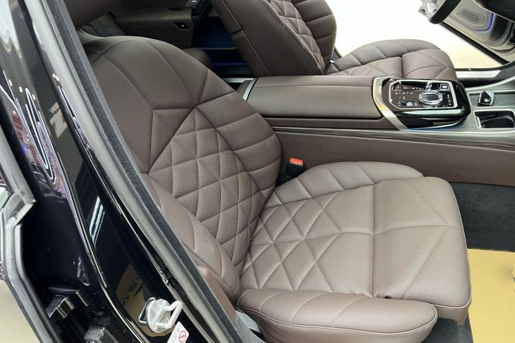 Used BMW 7 Series 2023 740Li Leading Edition Luxury Package Interior 13