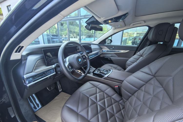 Used BMW 7 Series 2023 735Li M Sport Package Interior 2
