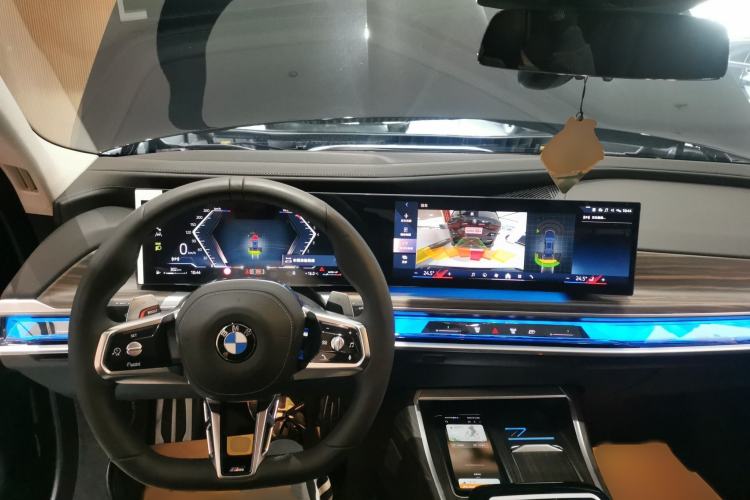 Used BMW 7 Series 2023 735Li M Sport Package Interior 2
