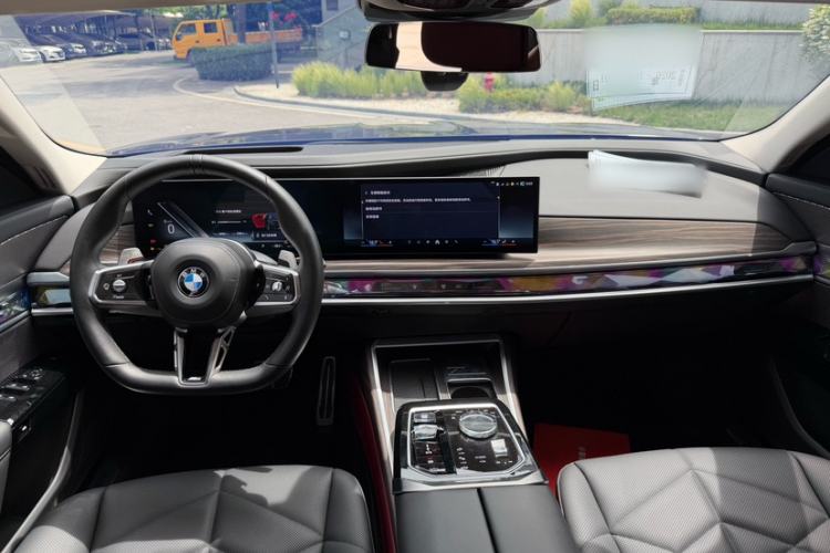 Used BMW 7 Series 2023 735Li M Sport Package Interior 2