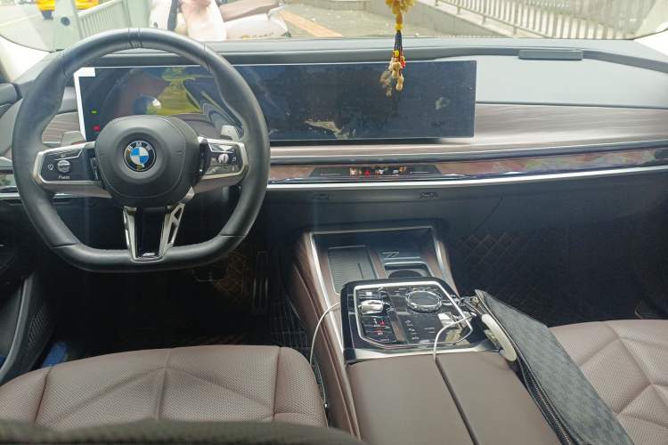 Used BMW 7 Series 2023 735Li M Sport Package Interior 2