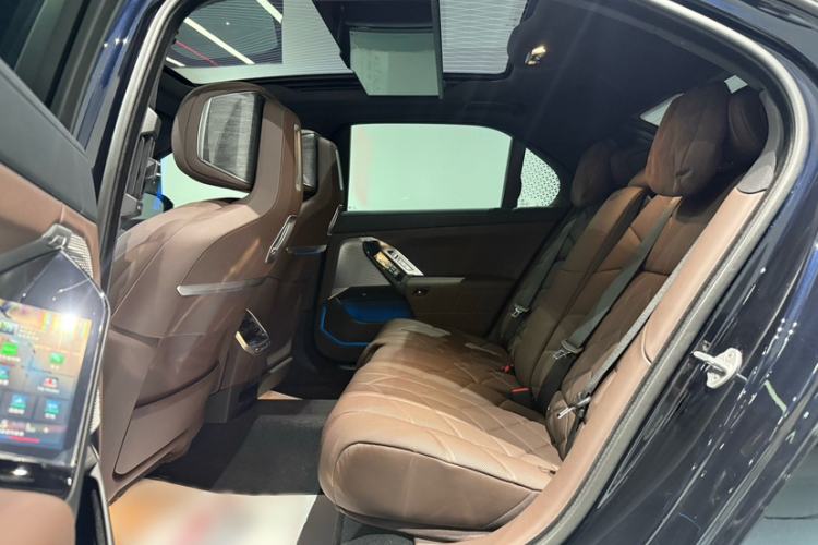 Used BMW 7 Series 2023 740Li Luxury Edition M Sport Package Interior 3