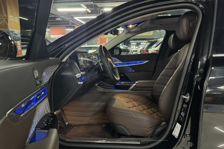 Used BMW 7 Series 2023 735Li M Sport Package Interior 3