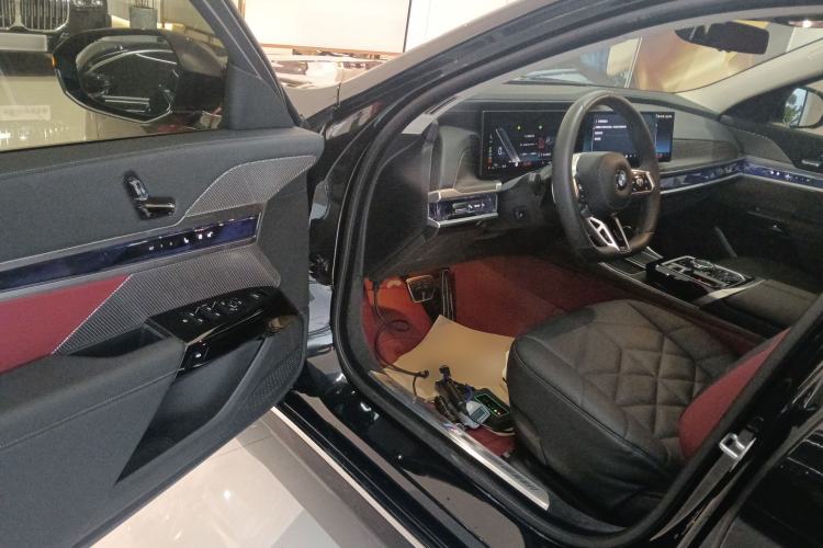 Used BMW 7 Series 2023 735Li M Sport Package Interior 3