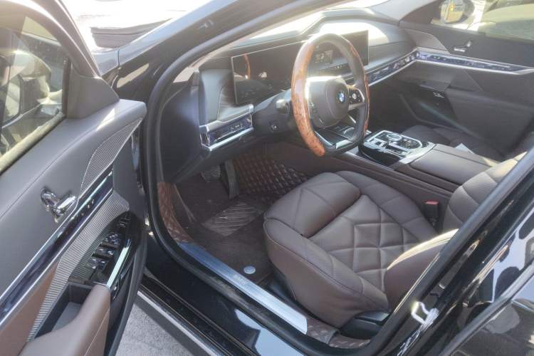 Used BMW 7 Series 2023 740Li Leading Edition Luxury Package Interior 3
