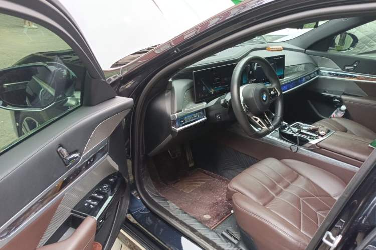Used BMW 7 Series 2023 740Li Luxury Edition M Sport Package Interior 3
