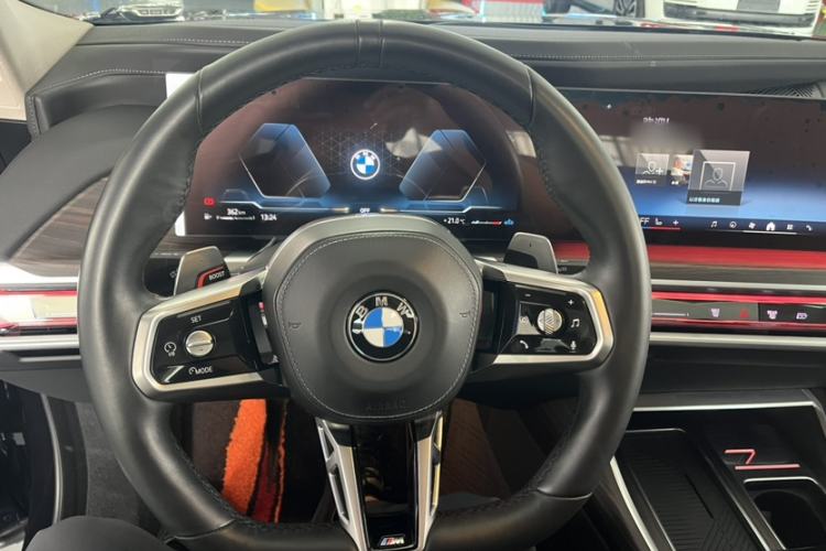 Used BMW 7 Series 2023 735Li M Sport Package Interior 4