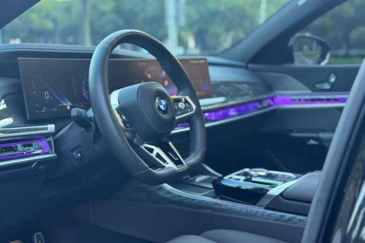 Used BMW 7 Series 2023 740Li Luxury Edition M Sport Package Interior 4