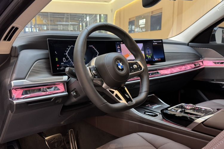 Used BMW 7 Series 2023 735Li M Sport Package Interior 4