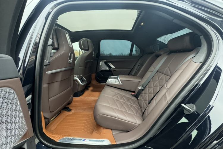 Used BMW 7 Series 2023 740Li Leading Model M Sport Package Interior 4