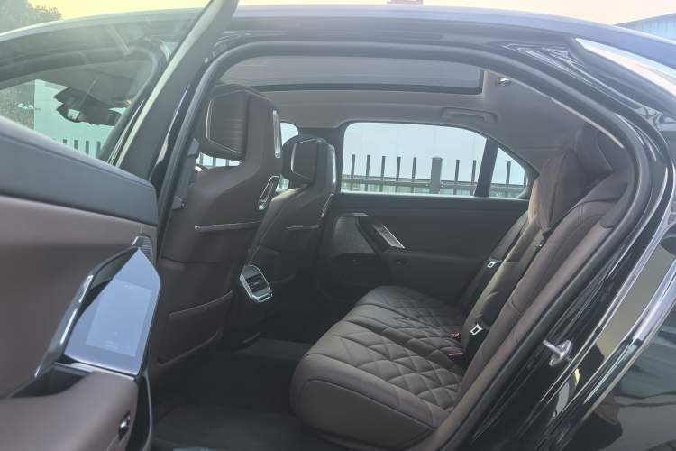 Used BMW 7 Series 2023 740Li Leading Model M Sport Package Interior 5