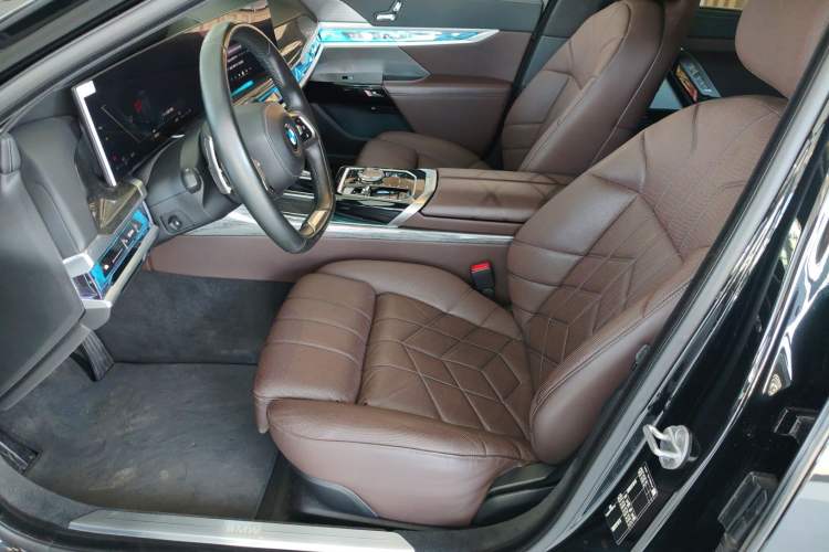 Used BMW 7 Series 2023 740Li Luxury Edition with Premium Package Interior 5
